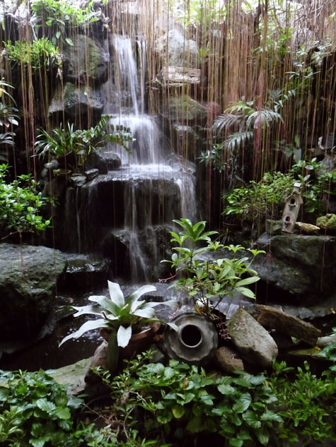 Water fountain at Kainan sa Dalampasigan