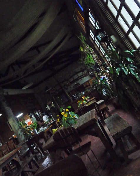 Large dining area at Kainan sa Dalampasigan