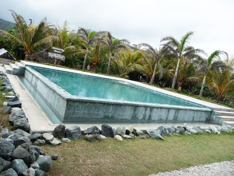 Kapuluan Vista Resort swimming pool