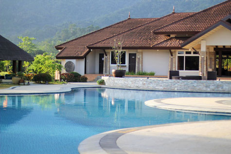 Cottage and pool view of Sheridan Beach Resort and Spa