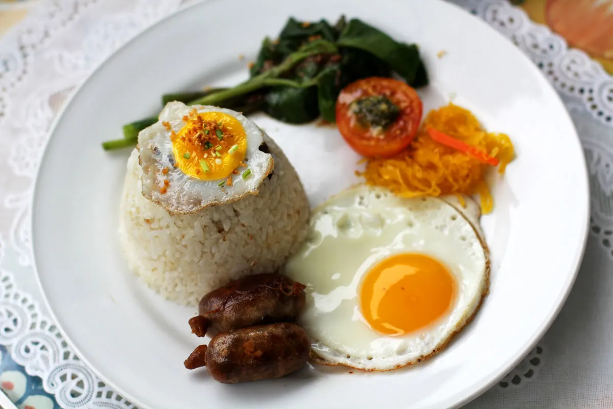 Filipino Food Guide Longsilog - Filipino sausage with egg and sinangag garlic fried rice