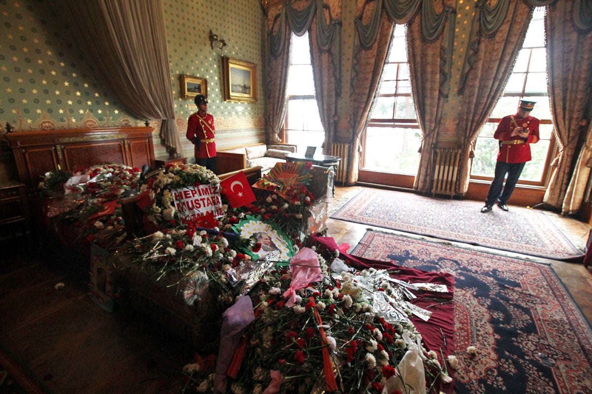 Dolmabahce Palace, Istanbul, Turkey