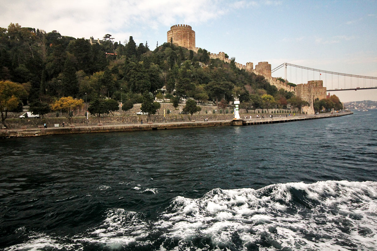 Take a Cruise on the Bosphorus with Şehir Hatları in Istanbul, Turkey