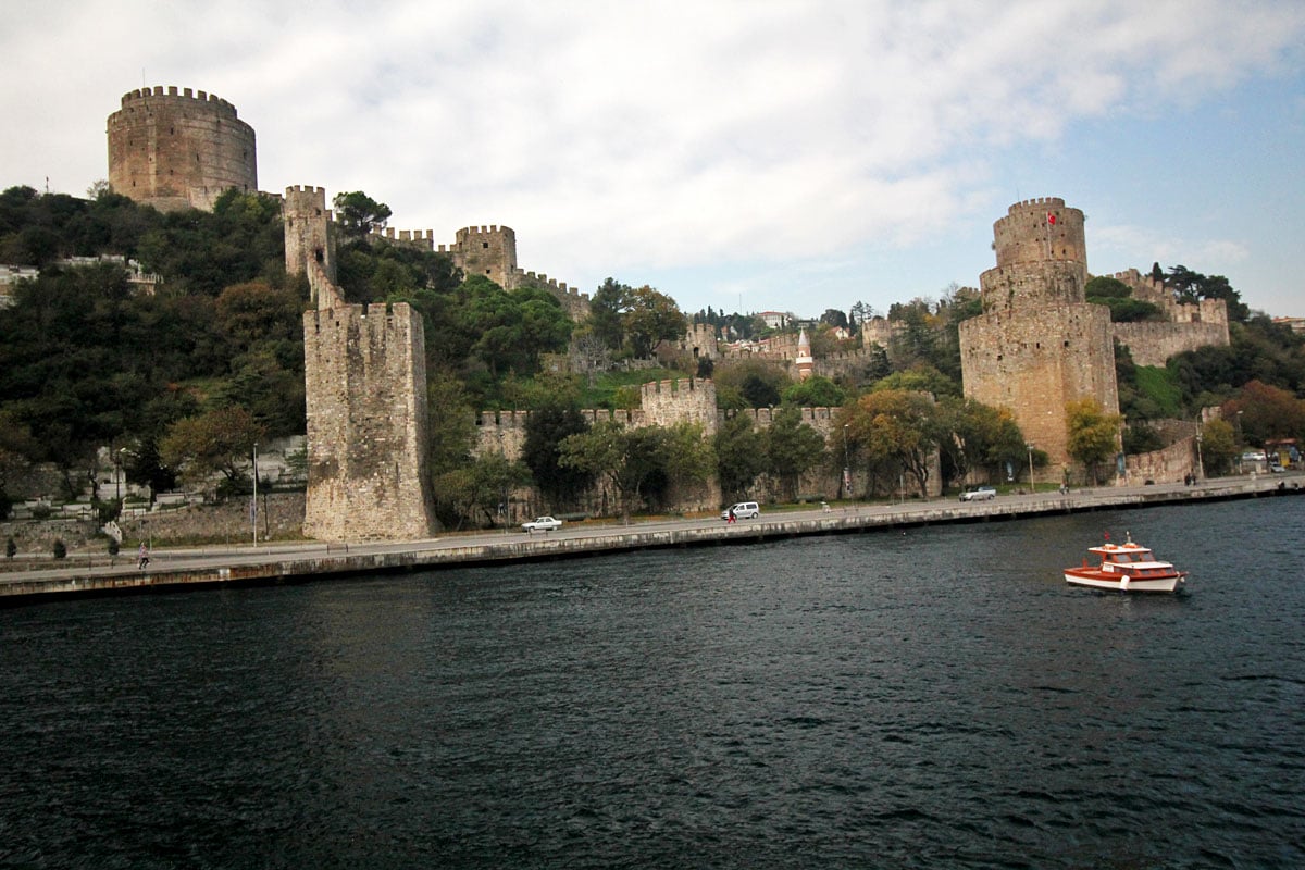 Take a Cruise on the Bosphorus with Şehir Hatları in Istanbul, Turkey