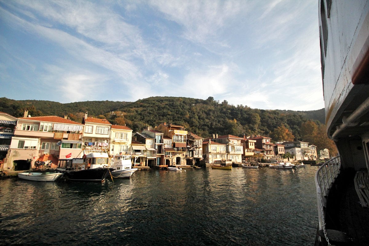 Take a Cruise on the Bosphorus with Şehir Hatları in Istanbul, Turkey