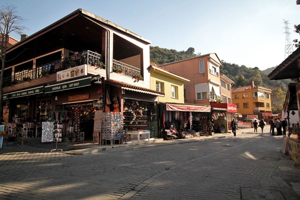 Take a Cruise on the Bosphorus with Şehir Hatları in Istanbul, Turkey