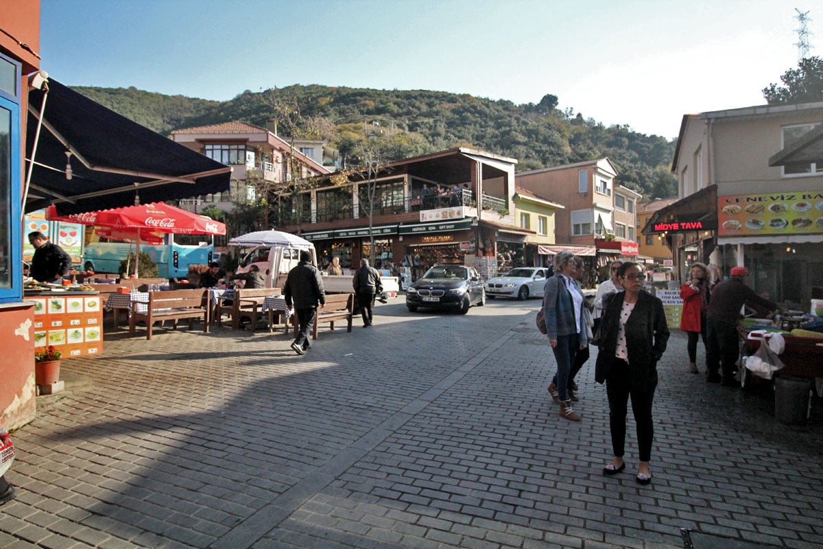 Take a Cruise on the Bosphorus with Şehir Hatları in Istanbul, Turkey