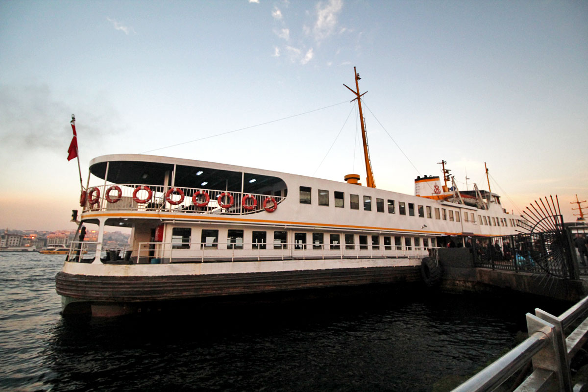 Take a Cruise on the Bosphorus with Şehir Hatları in Istanbul, Turkey