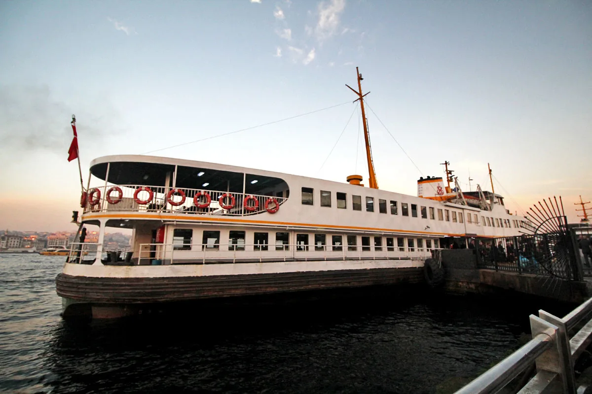 Take a Cruise on the Bosphorus with Şehir Hatları in Istanbul, Turkey Take a Cruise on the Bosphorus with Şehir Hatları in Istanbul, Turkey