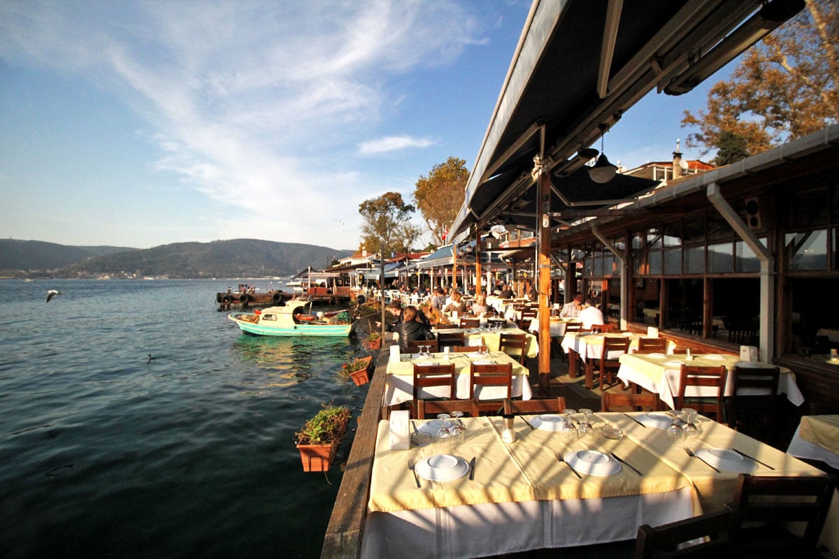 Take a Cruise on the Bosphorus with Şehir Hatları in Istanbul, Turkey