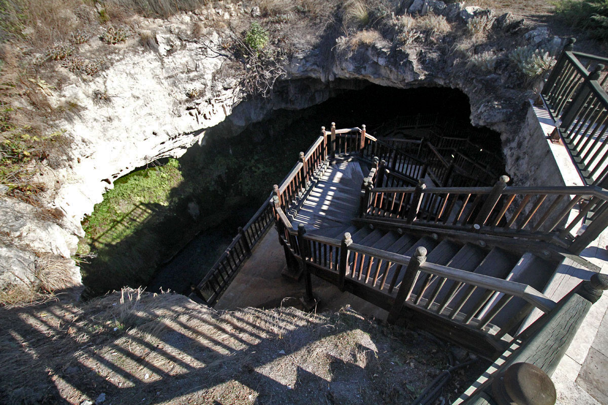 Marvel at Subterranean Calcium Travertines in Kaklik Cave, Pamukkale, Turkey