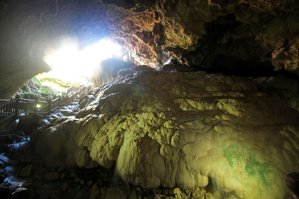 Marvel at Subterranean Calcium Travertines in Kaklik Cave, Pamukkale, Turkey