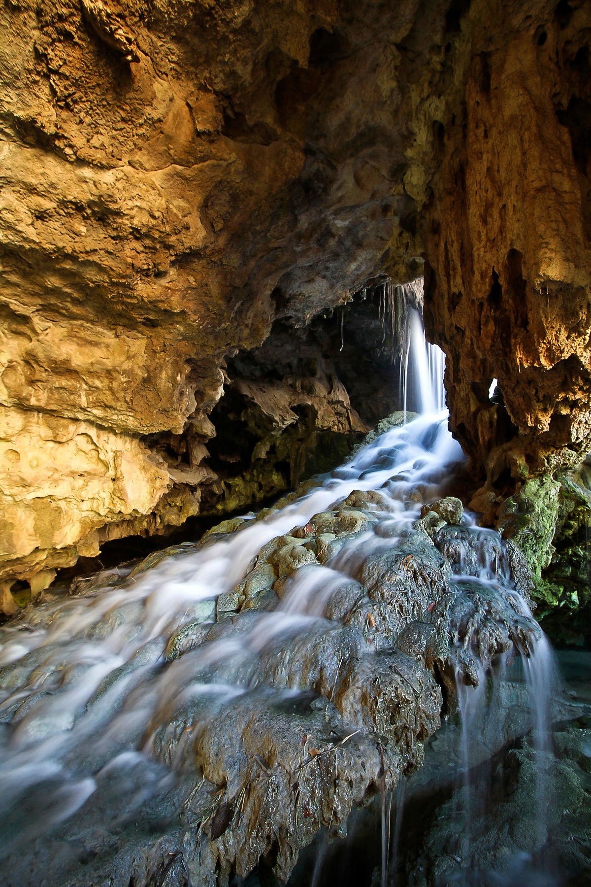 Marvel at Subterranean Calcium Travertines in Kaklik Cave, Pamukkale, Turkey