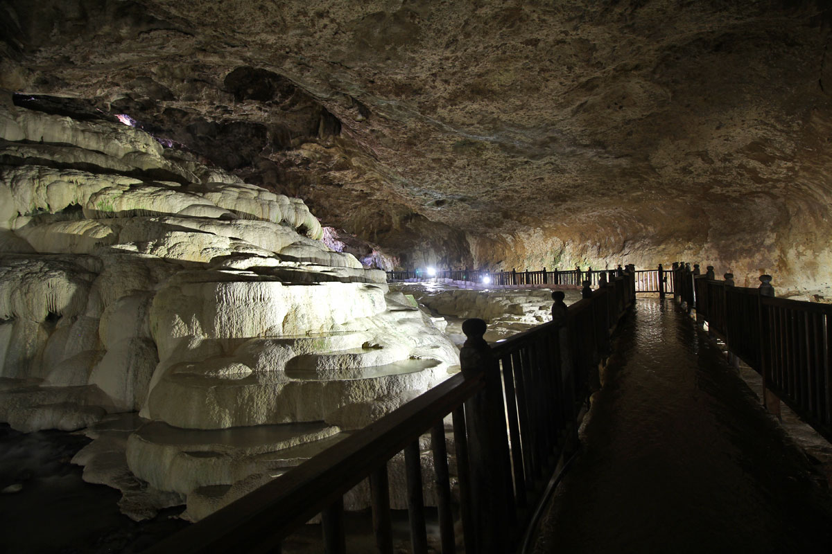 Marvel at Subterranean Calcium Travertines in Kaklik Cave, Pamukkale, Turkey