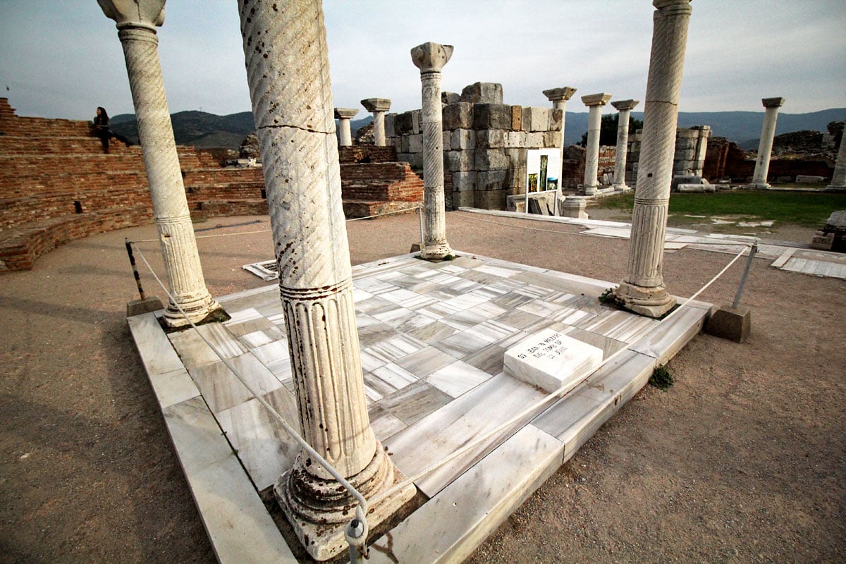 Visit the Basilica of St. John & İsabey Mosque — Monuments to Faith on Ayasuluk Hill in Selçuk, Turkey