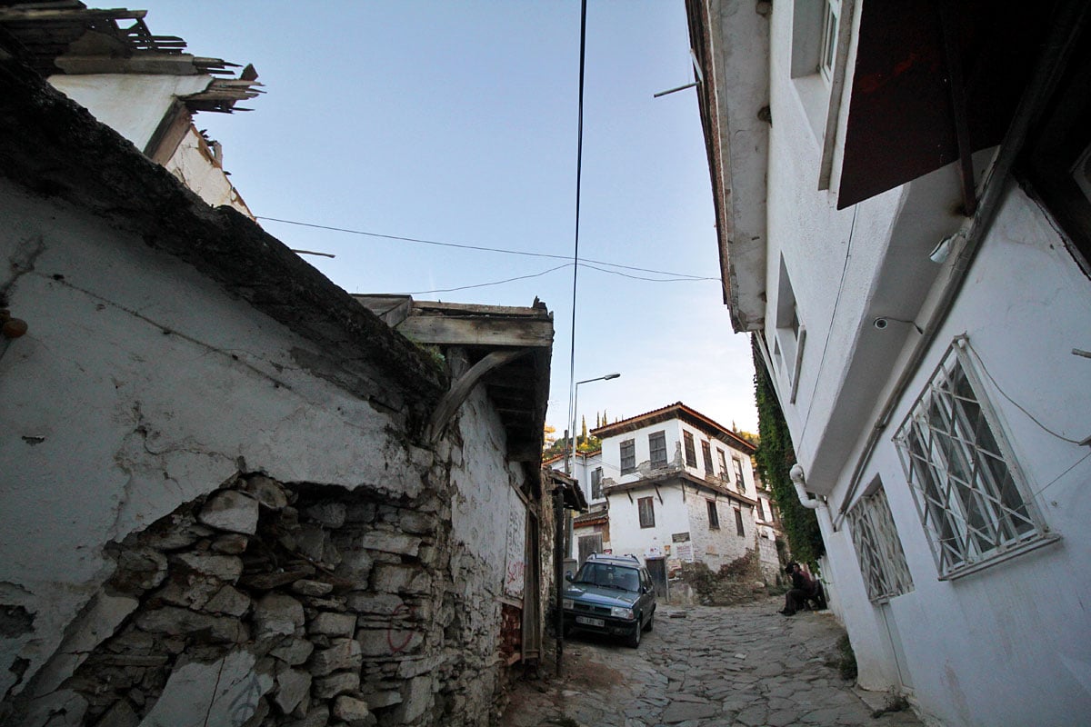 Explore the Alleys of Şirince, a Charming Hill Town Near Selcuk, Turkey