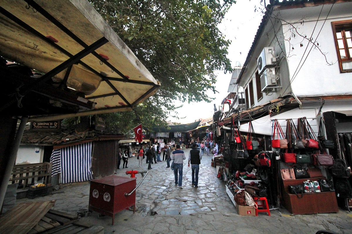 Explore the Alleys of Şirince, a Charming Hill Town Near Selcuk, Turkey