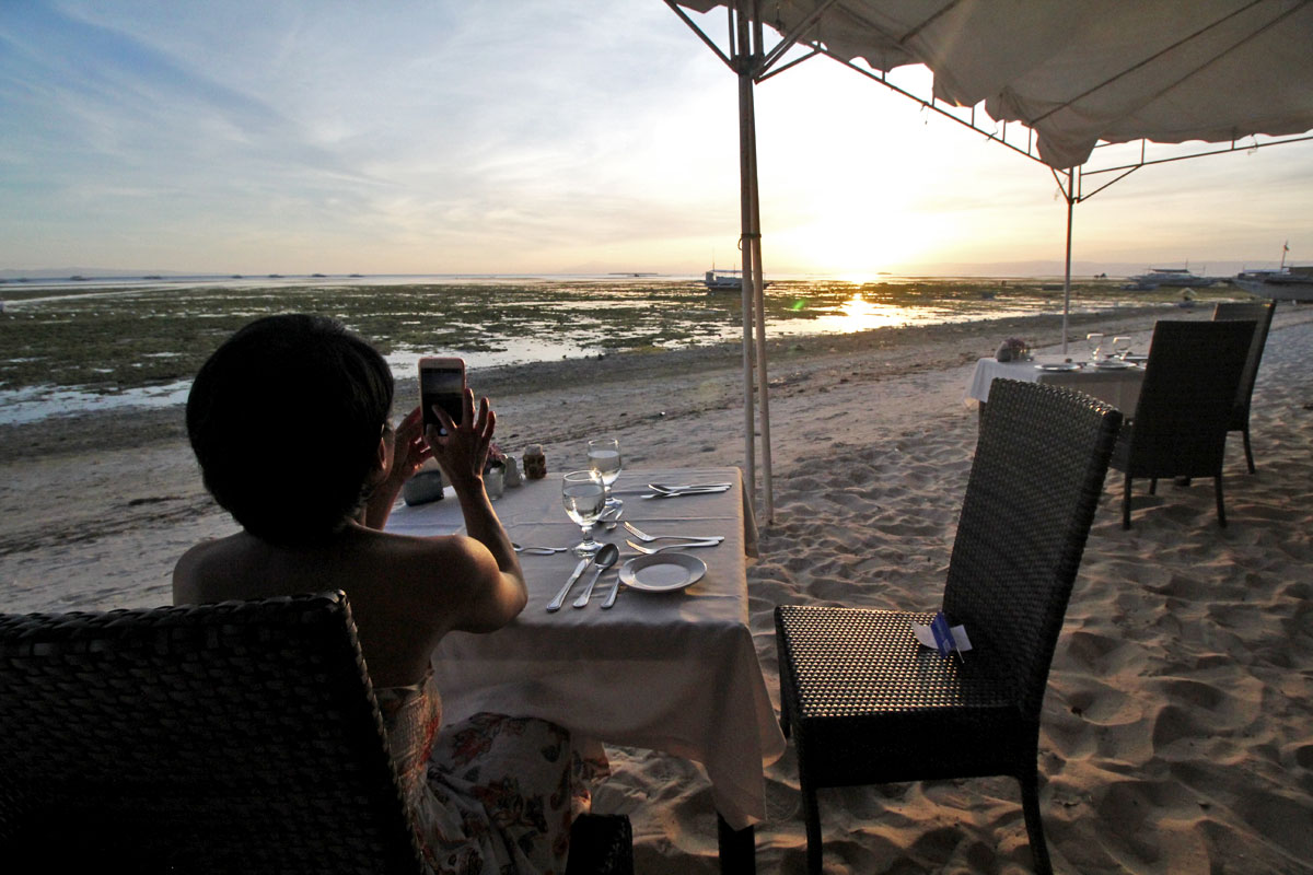 Pearl Restaurant at Linaw Beach Resort: Where to Eat in Panglao, Bohol, the Philippines