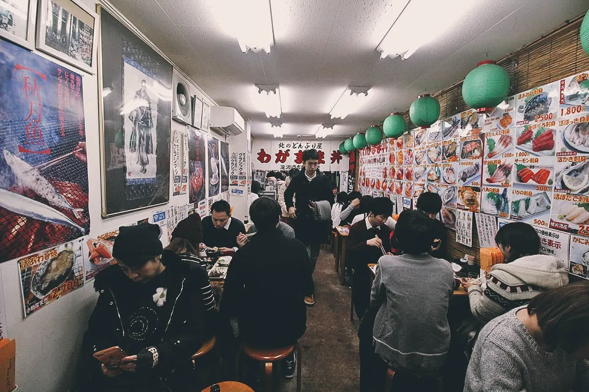 Takinami Shokudo: Where to Have Overflowing Bowls of Kaisendon in Otaru, Japan Takinami Shokudo: Where to Have Overflowing Bowls of Kaisendon in Otaru, Japan