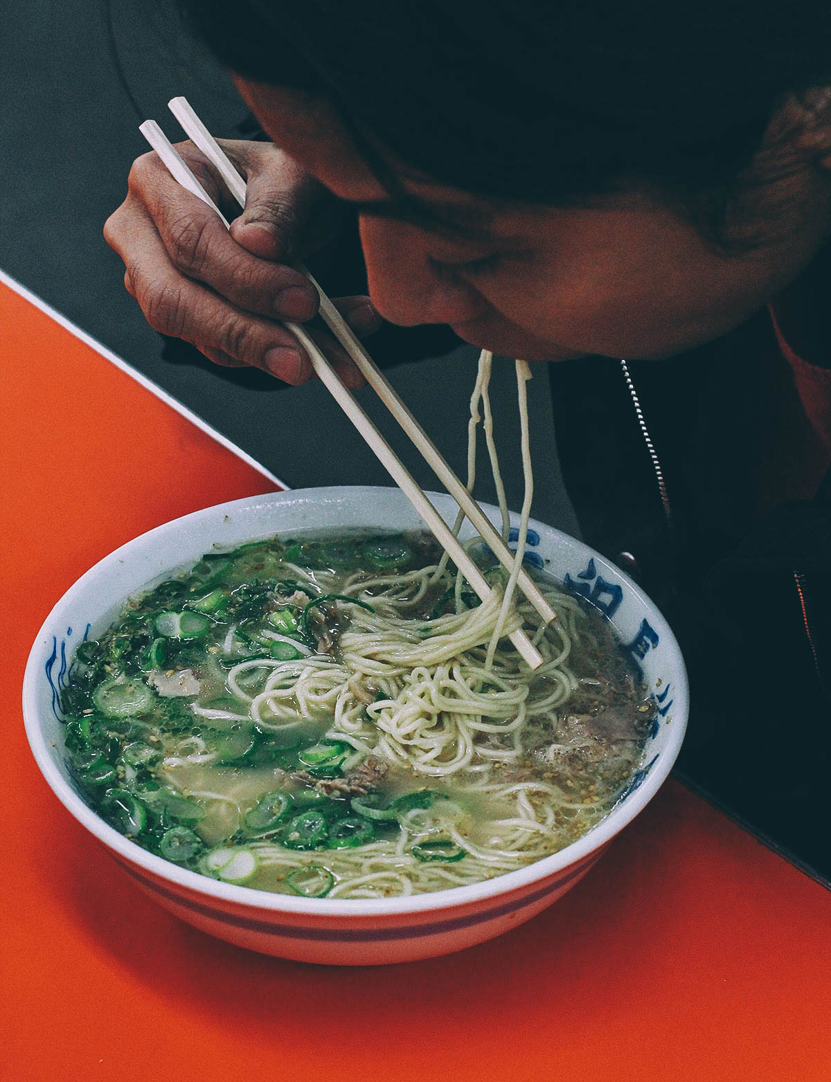 Ganso Nagahamaya: A Local Favorite for Tonkotsu Ramen in Fukuoka, Japan