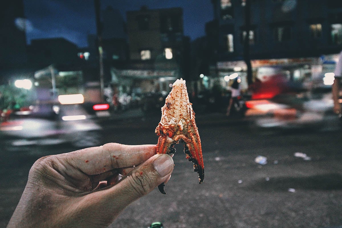 Vinh Khanh, District 4: Where to Have the Best Street Seafood in Saigon, Vietnam