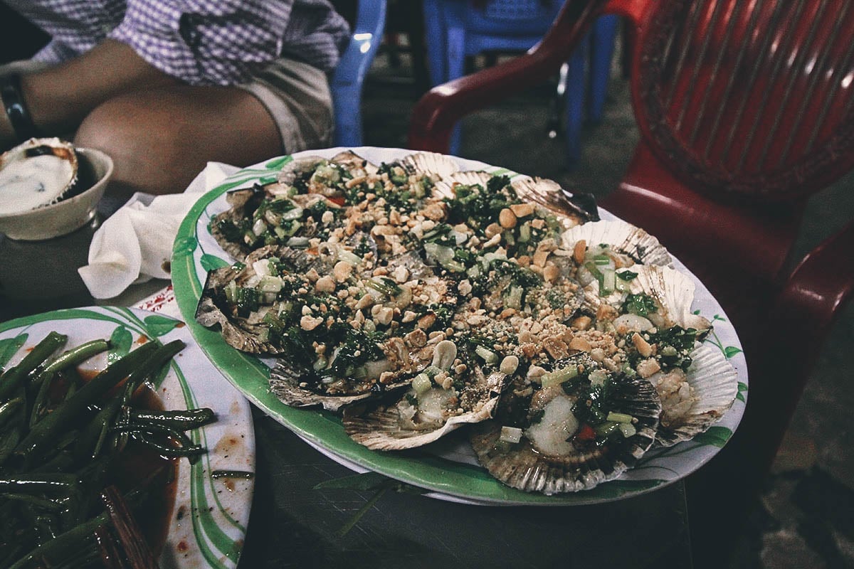 Vinh Khanh, District 4: Where to Have the Best Street Seafood in Saigon, Vietnam