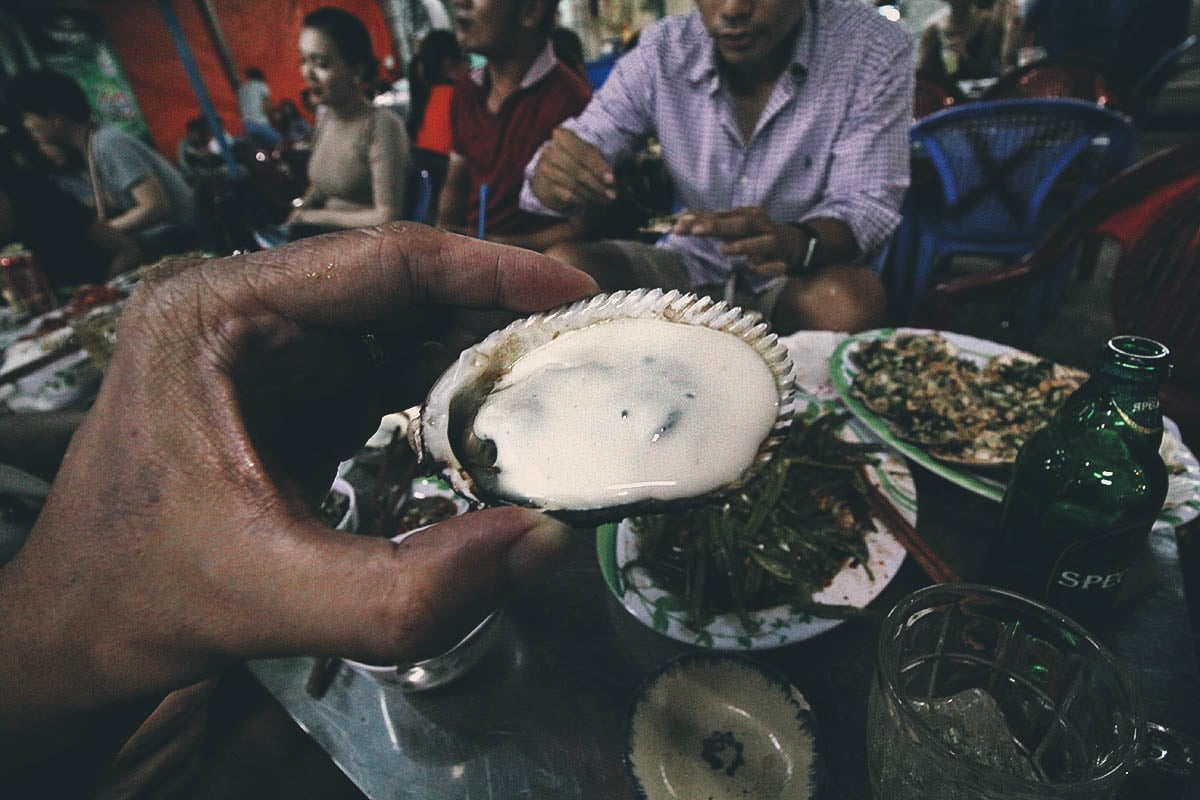 Vinh Khanh, District 4: Where to Have the Best Street Seafood in Saigon, Vietnam