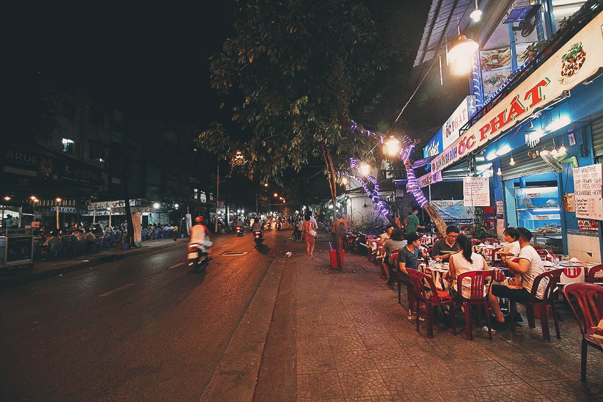 Vinh Khanh, District 4: Where to Have the Best Street Seafood in Saigon, Vietnam