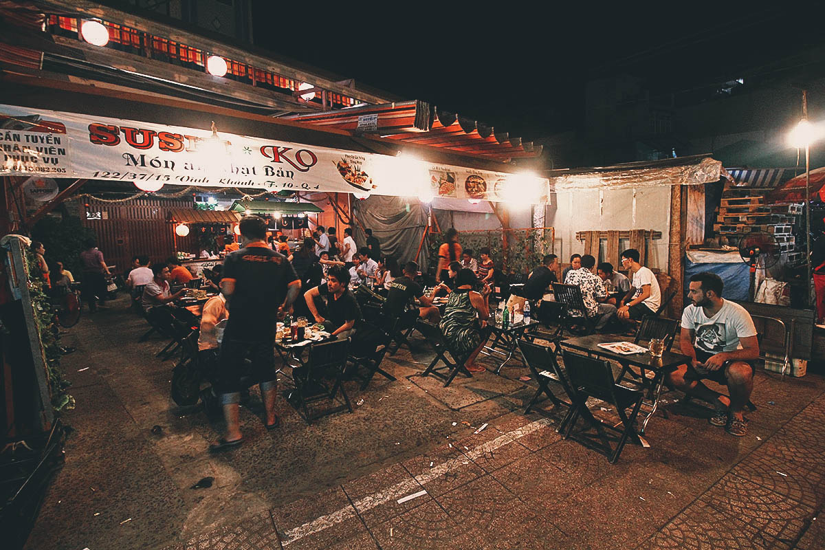 Vinh Khanh, District 4: Where to Have the Best Street Seafood in Saigon, Vietnam