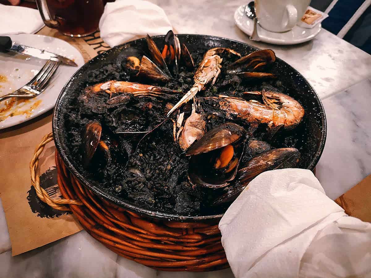 Paella negra‏