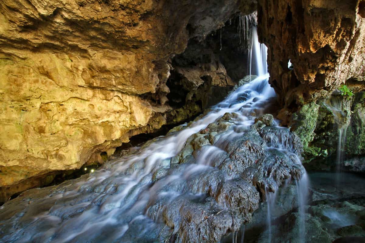 The Subterranean Calcium Travertines of Kaklik Cave in Pamukkale, Turkey