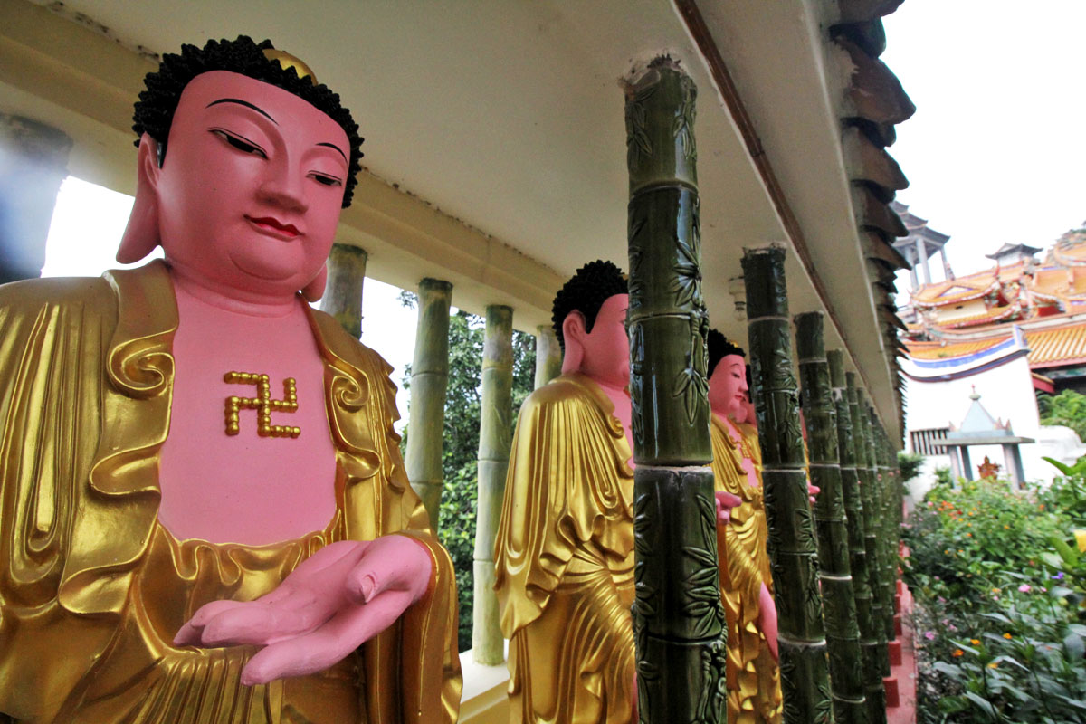 Pay Your Respects at Kek Lok Si Temple and Two Legendary Hawker Stalls in Penang, Malaysia