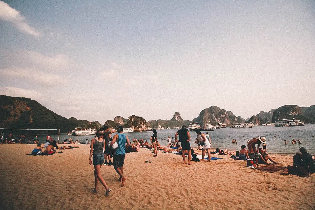 Ha Long Bay Cruise, Vietnam