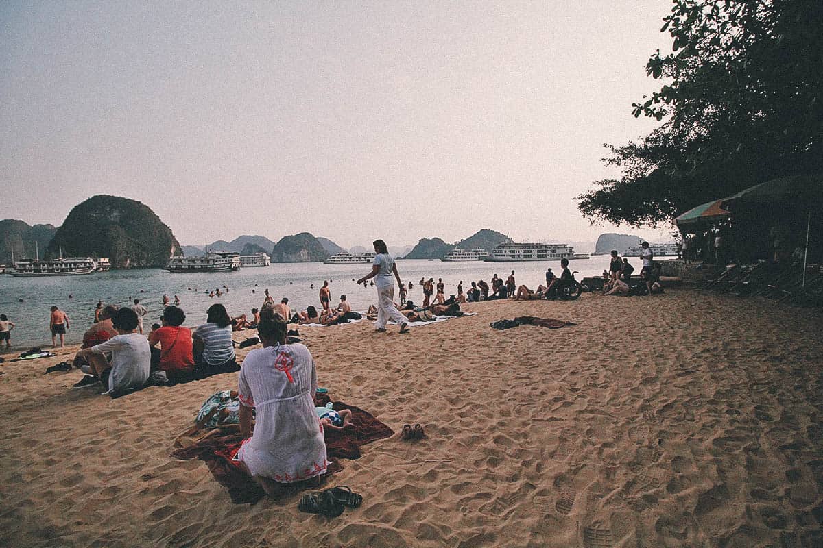 Ha Long Bay Cruise, Vietnam