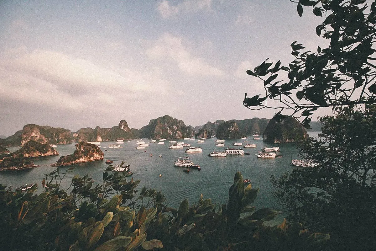 Ha Long Bay Cruise, Vietnam