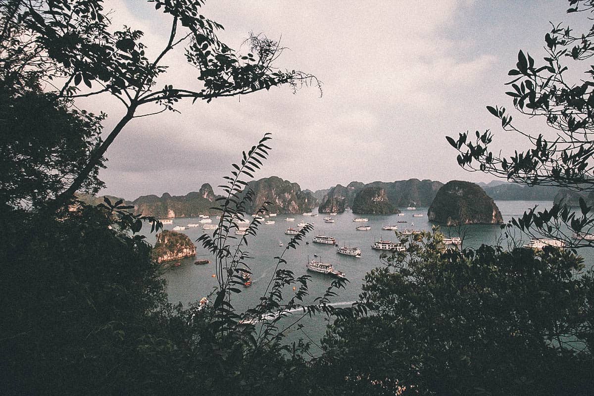 Ha Long Bay Cruise, Vietnam