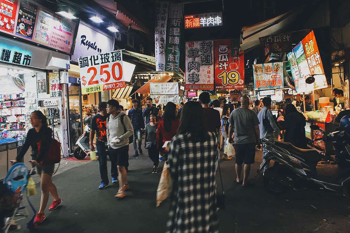 Take a Day Trip from Taipei and Eat Your Way through Taichung, Taiwan!