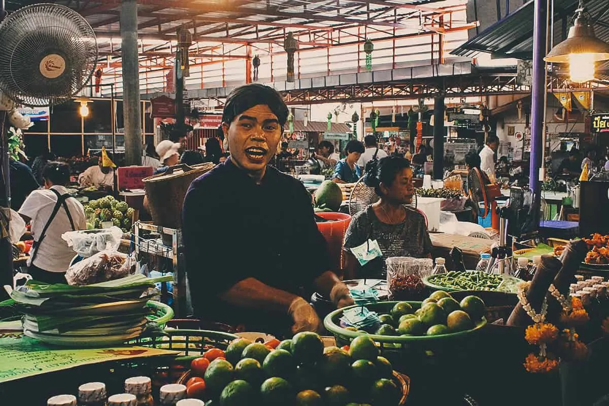 Exploring Thailands Vibrant Morning Markets: A True Local Experience