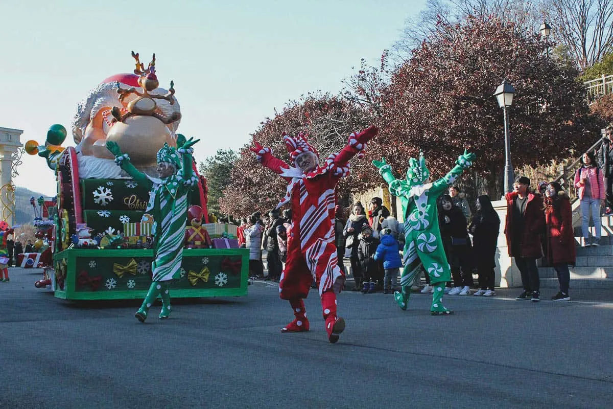 Christmas parade at Everland