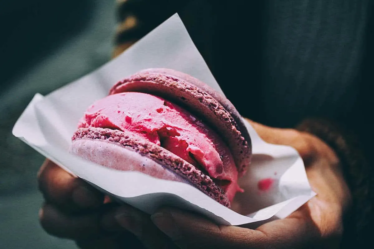 Things to Eat in South Korea Dondurma, Turkish ice cream sandwich