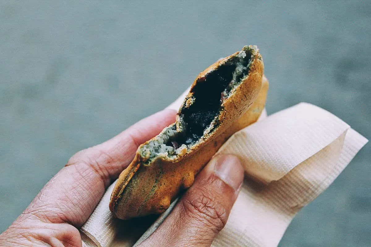 Things to Eat in South Korea Ddongbbang filled with red bean