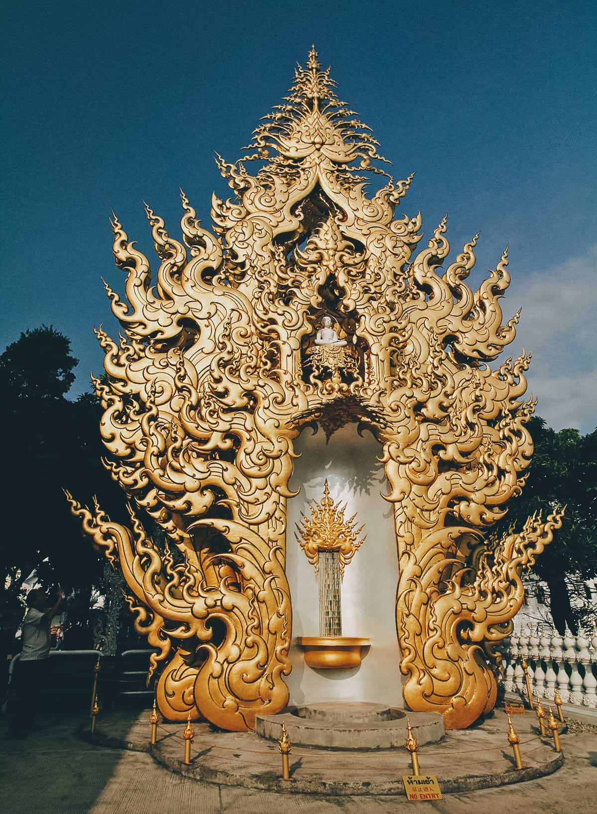 Wat Rong Khun (White Temple), Chiang Rai, Thailand