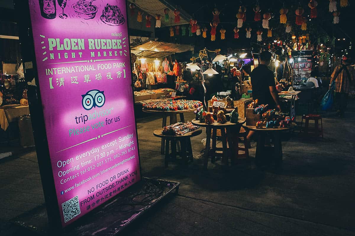 Ploen Ruedee Night Market, Chiang Mai, Thailand