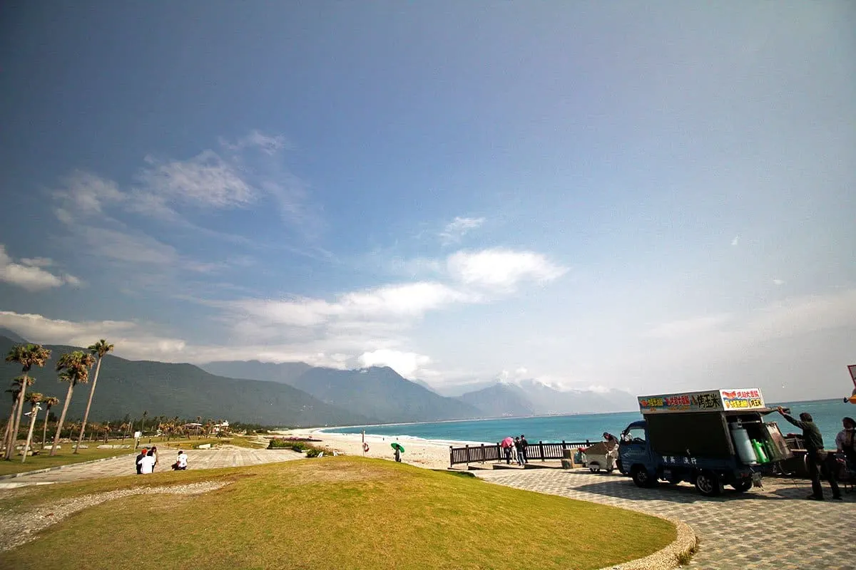 Take a Day Tour of Stunning Taroko National Park in Hualien, Taiwan View of Qixingtan Beach in Hualien, Taiwan
