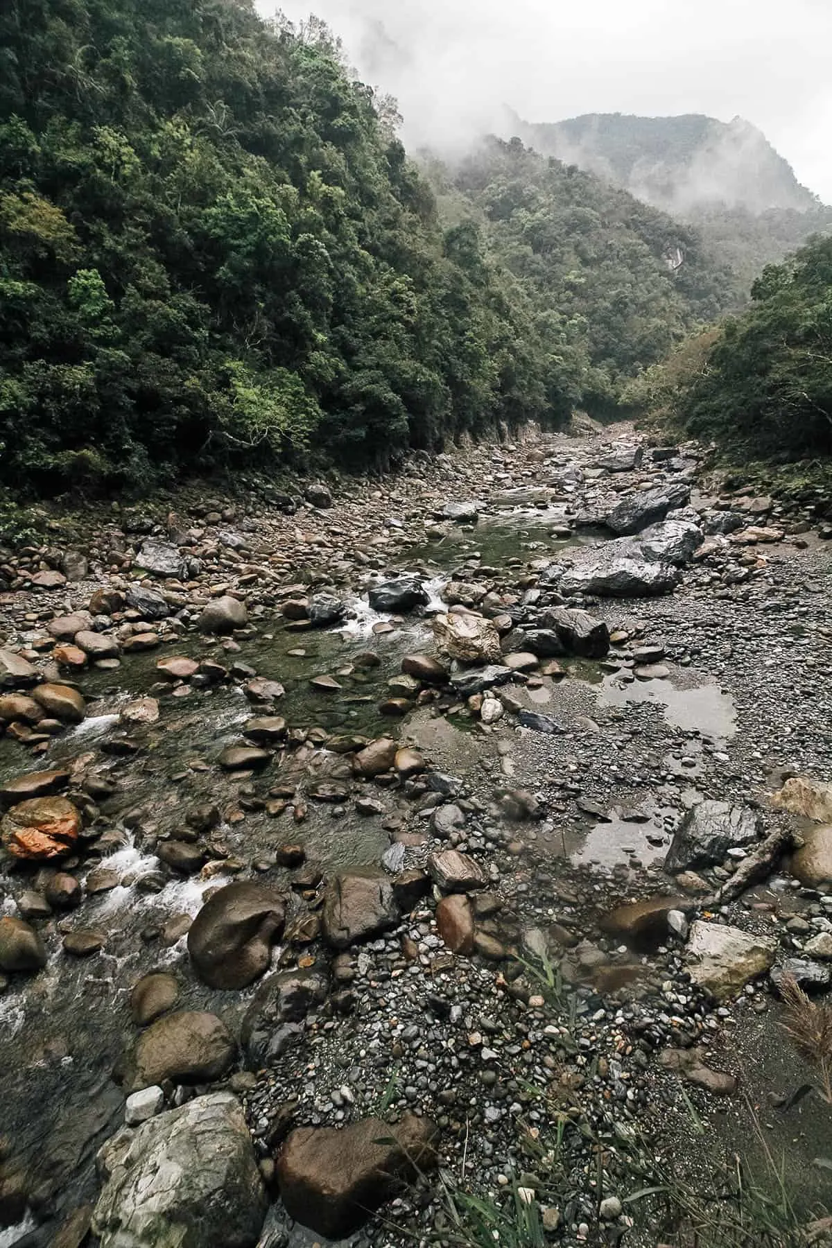 Take a Day Tour of Stunning Taroko National Park in Hualien, Taiwan Hiking along Shakadang Stream at Taroko Gorge National Park in Hualien, Taiwan