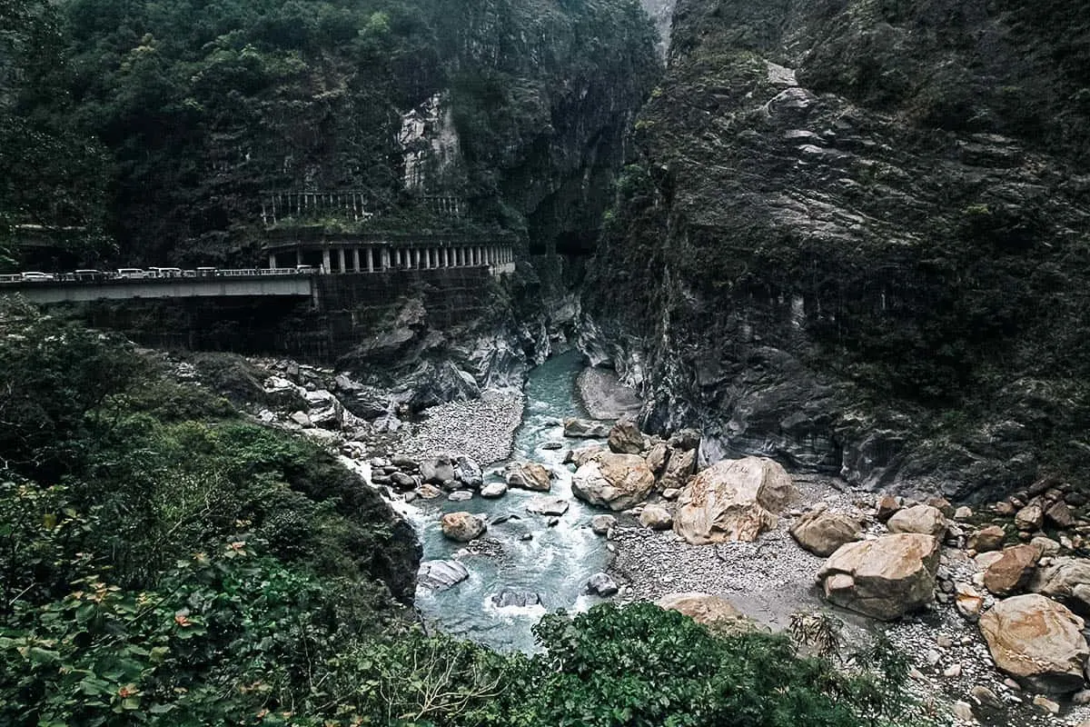 Take a Day Tour of Stunning Taroko National Park in Hualien, Taiwan View of the river at Taroko National Park in Hualien, Taiwan
