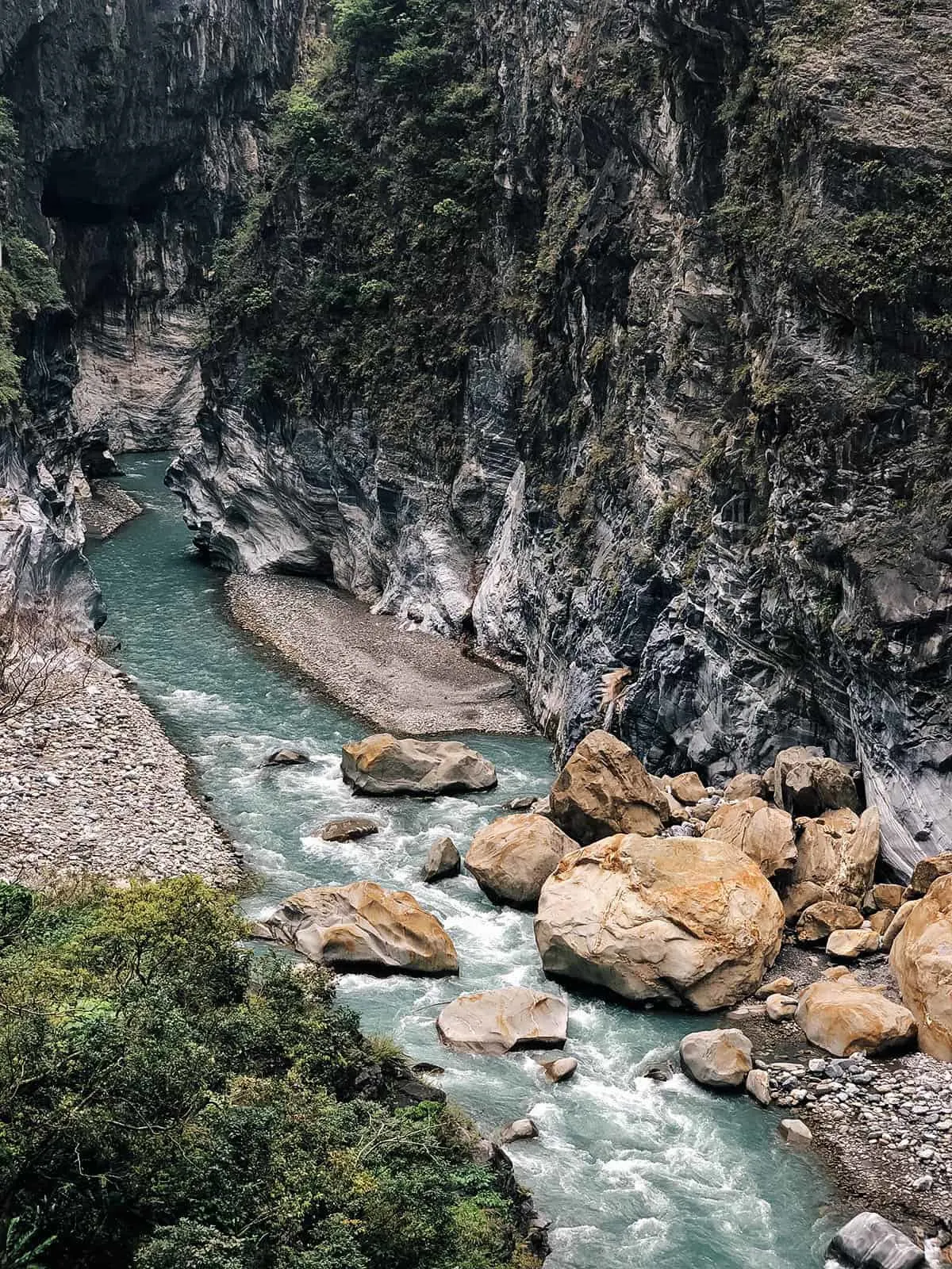 Take a Day Tour of Stunning Taroko National Park in Hualien, Taiwan Chieftain's Profile Rock at Taroko National Park in Hualien, Taiwan