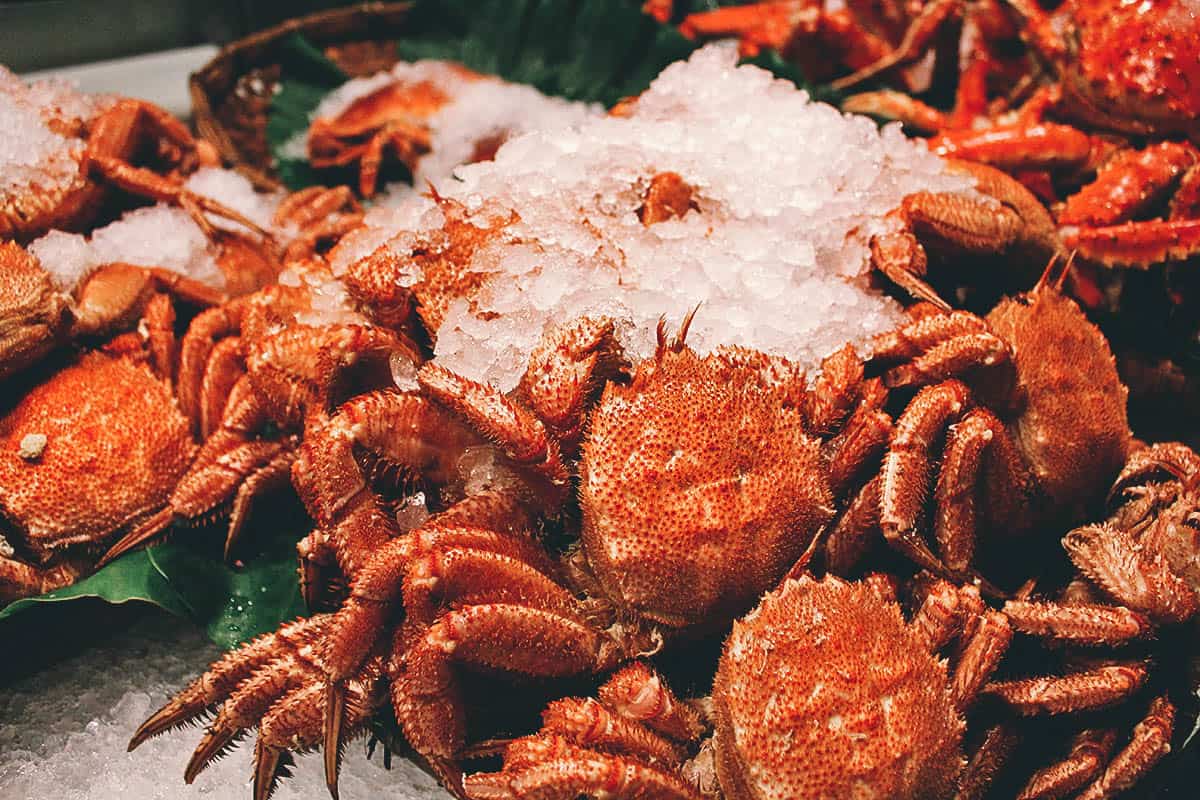 Hairy crabs at Addiction Aquatic in Taipei