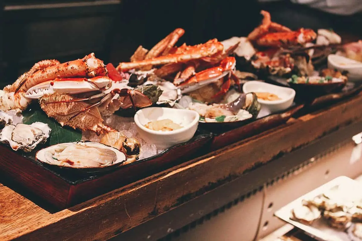 Addiction Aquatic Development, Taipei Seafood trays at AAD in Taipei