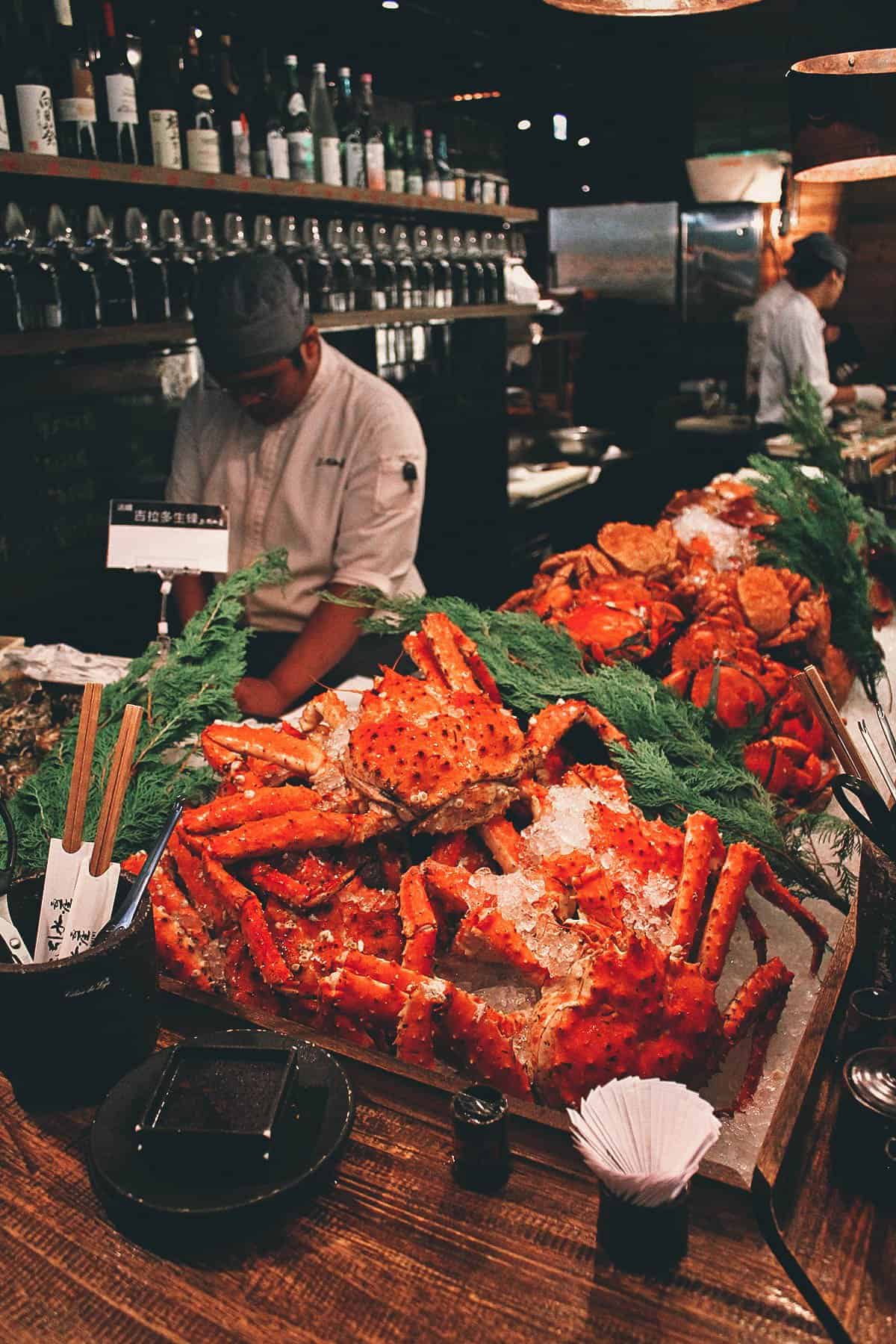 Cooked king crabs at Addiction Aquatic in Taipei